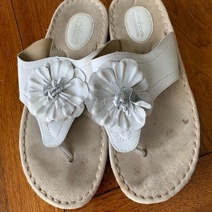 Croft & Barrow white flower sandals